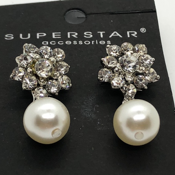 Rhinestones and resin pearl earrings - Picture 2 of 2